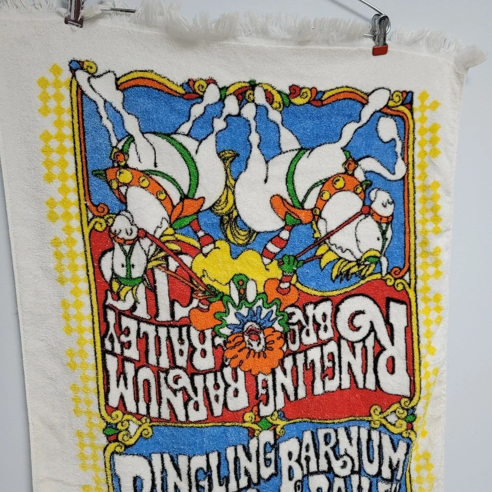 Ringling Bros Barnum & Bailey Circus Bath Towel Beach Clown Horse Vintage Fringe